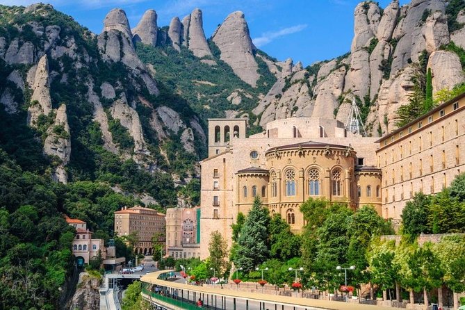 Departure Transfer Barcelona to El Prat Airport BCN by Luxury Van - Cancellation and timing rules
