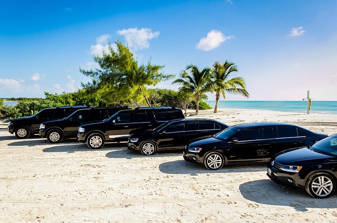 Departures in Luxury Sedan from Tulum to Cancun Airport - What the luxury sedan means for you