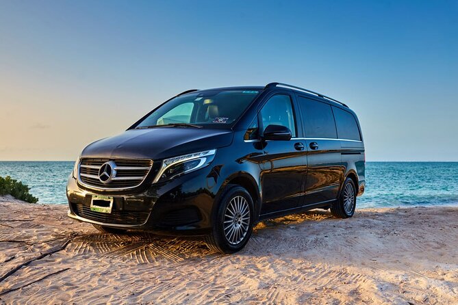 Departures in Mercedes Benz from Playa del Carmen to Cancun Airport - Key points at a glance