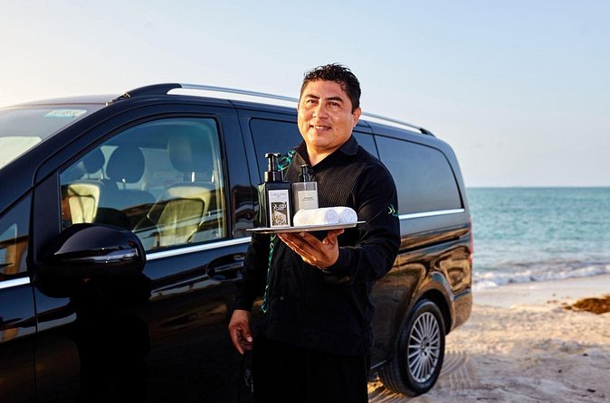 Departures in Mercedes Benz from Playa del Carmen to Cancun Airport - The value of $125 for up to five people