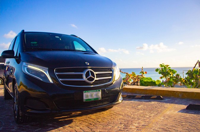 Departures in Mercedes Benz from Playa del Carmen to Cancun Airport - Who will appreciate this transfer most