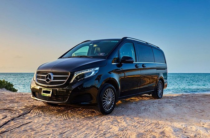 Departures in Mercedes Benz from Playa del Carmen to Cancun Airport - Booking and cancellation details to keep in mind