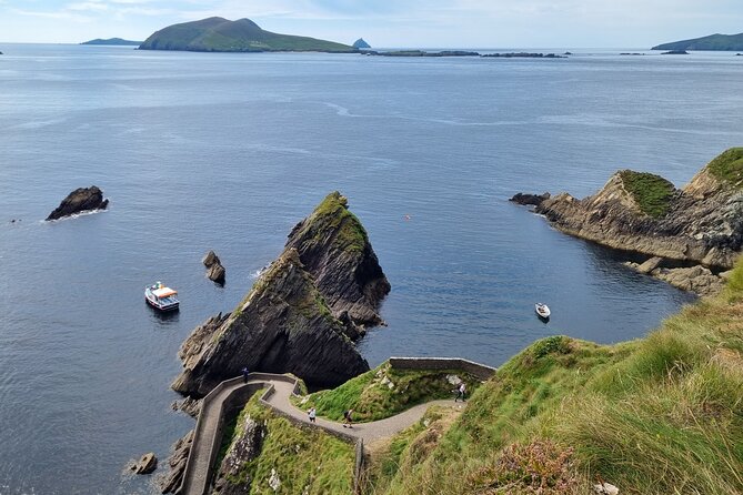 Dingle: Hour Slea Head Drive Tour 4hr - Personal Chauffeur Guide - Dingle Harbour and Eask Tower Begin the Route