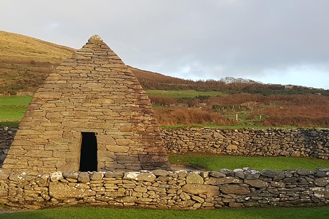 Dingle: Slea Head Drive Tour Full Day - Personal Chauffeur Guide - Slea Head Point, Coumeenoole Beach, and the Blasket views