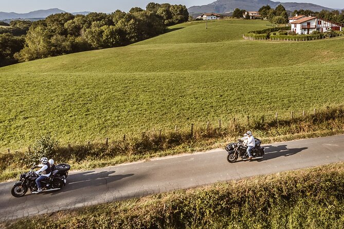 Discovery of the Basque Country by sidecar with private driver - Ascain and the road to Col de Saint-Ignace