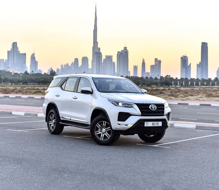 Dubai: Full-Day Private Car and Driver Hire - Can the car take you beyond Dubai?