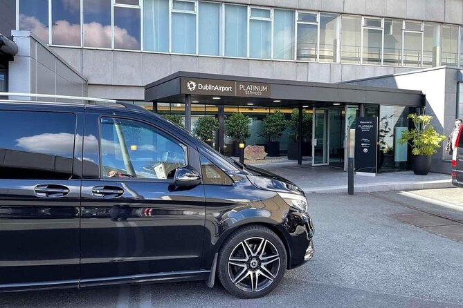 Dublin: Private Chauffeur Tour - St. Patrick’s Cathedral in 15 minutes