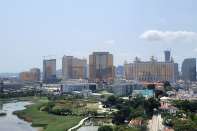 Exclusive Transfer Private Car Service from Hong Kong to Macau" - Who will appreciate this transfer most
