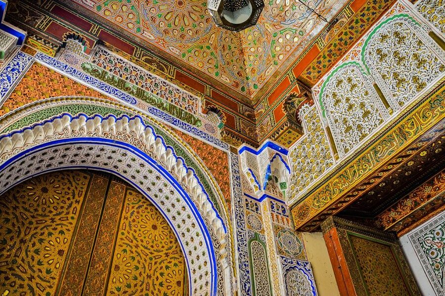 Fes: Guided Sightseeing Tour with Luxury Car - Tanneries and Seffarine Place