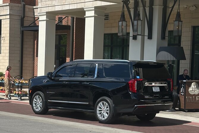 First class limo in Nashville, Tennessee luxury car - Choosing between a sedan, SUV, limousine, or party bus