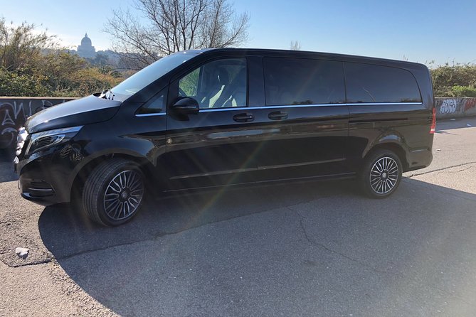 Fiumicino Airport private transfers with luxury Mercedes van - How much value do you get for $120.14?