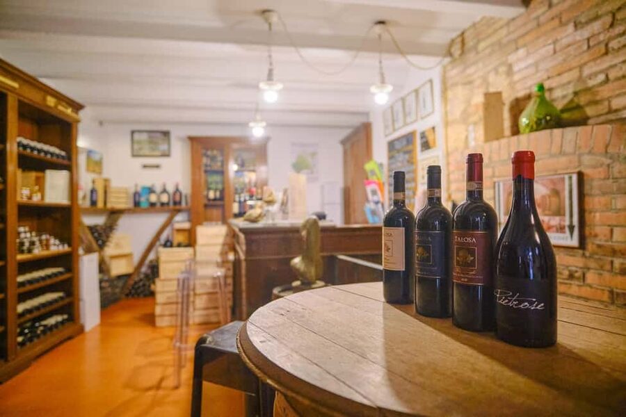 Florence: Val d'Orcia Private Chauffeur-Driven Tour - Pienza, the Renaissance town on the ridge