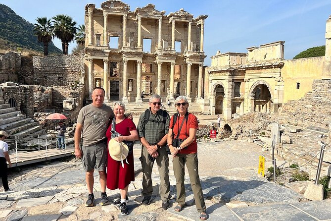 FOR CRUISERS : Ephesus Tour with Lunch - Guides and service style