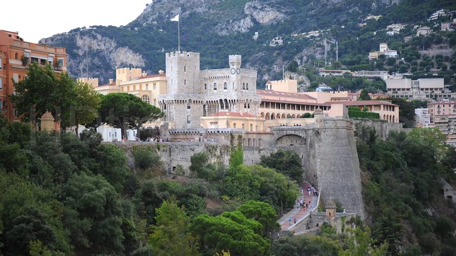 French Riviera: Private Driver Guide Tailor-Made Tour - Why a private driver makes sense on the Riviera