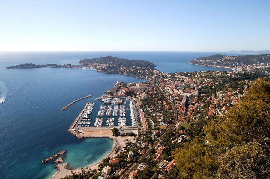 French Riviera: Private Driver Guide Tailor-Made Tour - Cannes: glamour, beaches, and a useful first stop