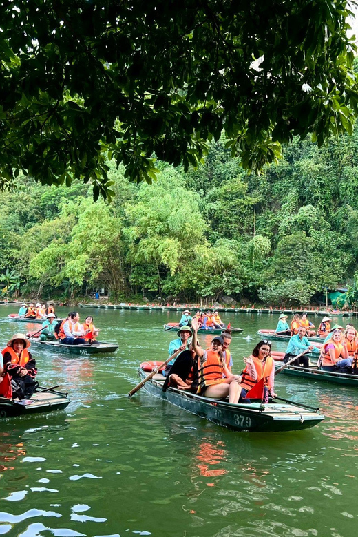 Friendly Travel: Hoa Lư/ Trang An/ Mua Cave - Limousine Car - Final call: a strong one-day introduction to Ninh Binh
