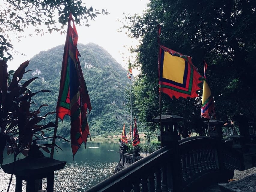 Friendly Travel: Hoa Lư/ Trang An/ Mua Cave - Limousine Car - Who should book this experience?