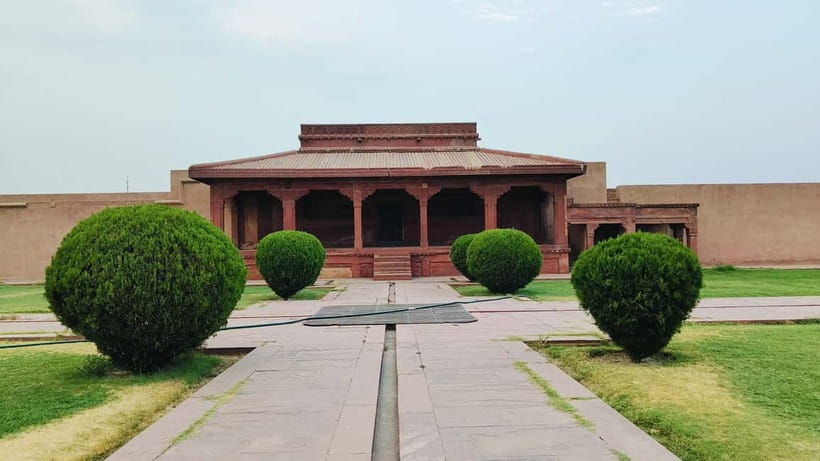 From Agra : Fatehpur Sikri Sightseeing by Private Car - Leaving Agra in a private air-conditioned car