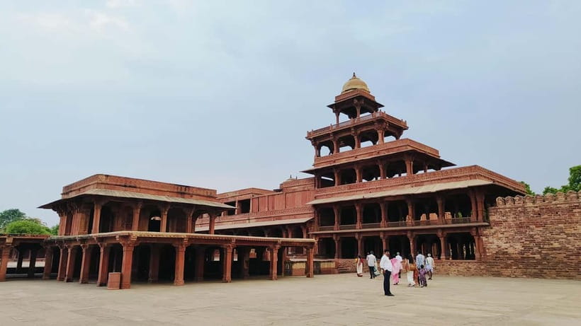 From Agra : Fatehpur Sikri Sightseeing by Private Car - The palace courts and Akbar’s red-sandstone city