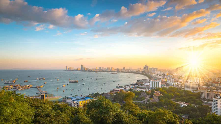 From Bangkok: Pattaya City Day Trip with Private Driver - Khao Chi Chan and its giant cliff Buddha