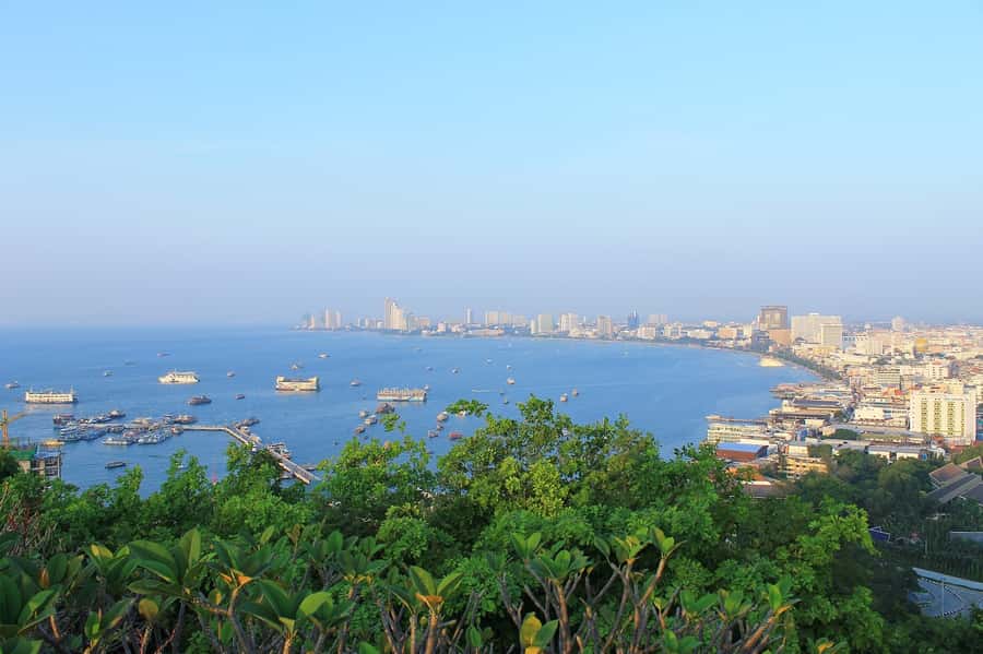 From Bangkok: Pattaya City Day Trip with Private Driver - The 2.5-hour drive east from Bangkok