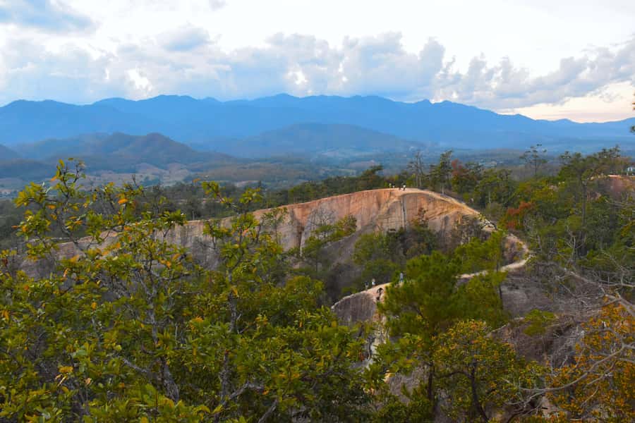 From Chiang Mai: Day Tour to Pai Highlights by Private Car - Pai Walking Street and the final hour in town