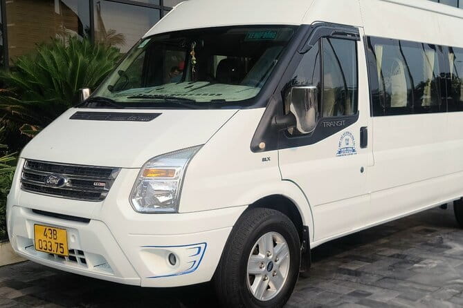 From Da Nang Airport to Hoi An Limousine Transfer Shuttle - A Private Ride for Couples, Families, and Small Groups