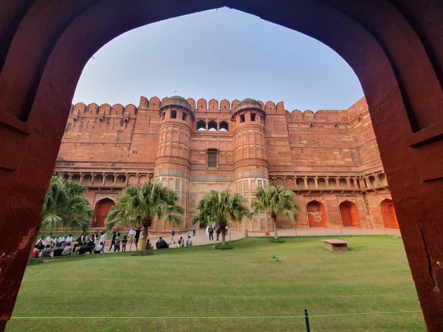 From Delhi: Deluxe Taj Mahal and Agra tour with Luxury Cars - What the private car adds