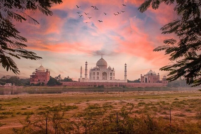 From Delhi : Luxury Taj Mahal Tour By Luxury Car- All Inclusive - Agra crafts and the Art Emporio stop