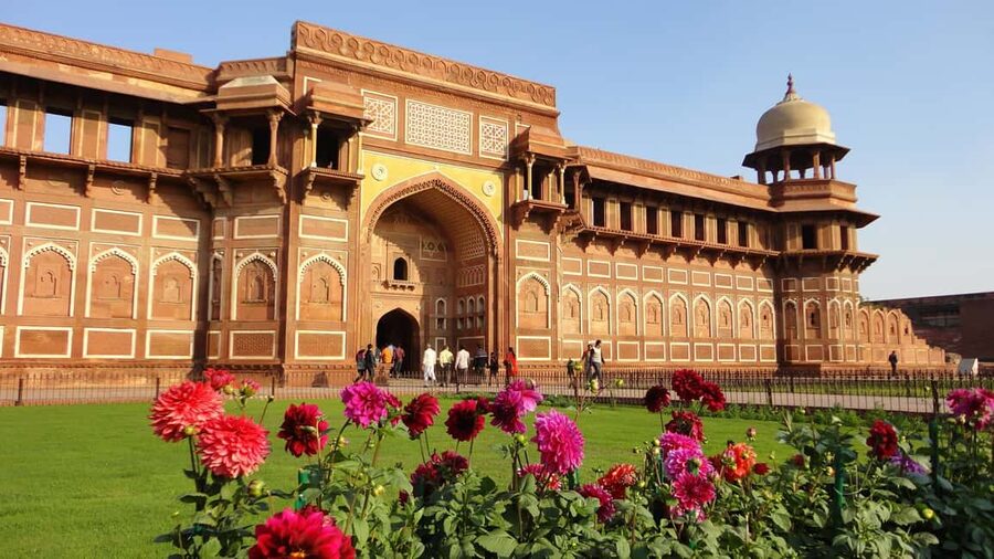 From Delhi: Taj Mahal Agra Day Tour by luxury car - Key points to know before you book