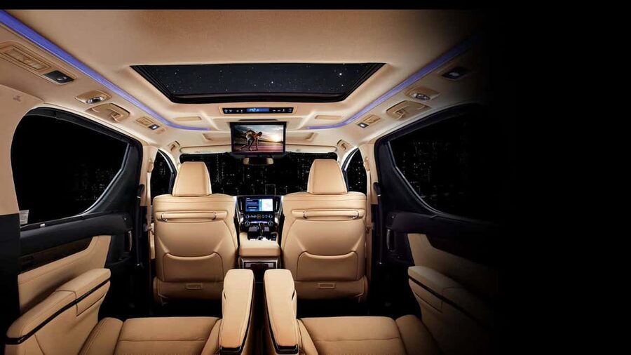From Delhi: Taj Mahal Agra Day Tour by luxury car - Who should book this Agra experience?