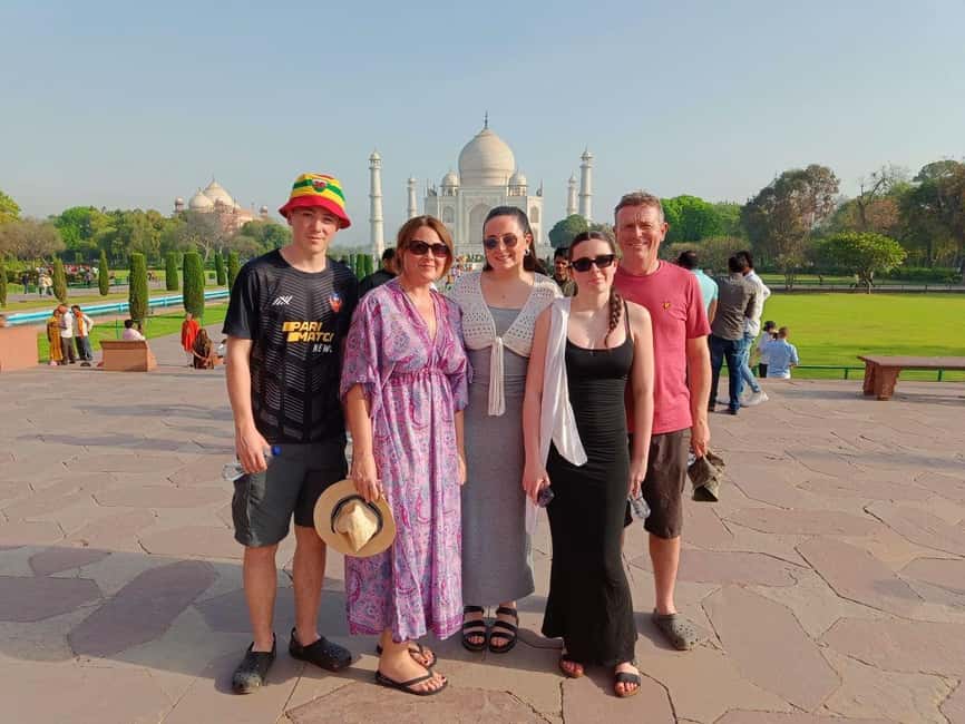 From Delhi: Taj Mahal Luxury Day Tour By Superfast Train - Agra Fort, where Mughal power feels more physical