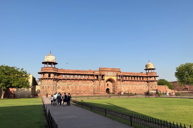 From Delhi: Taj Mahal Sunrise and Agra fort Tour by Private Car - Breakfast at a five-star hotel
