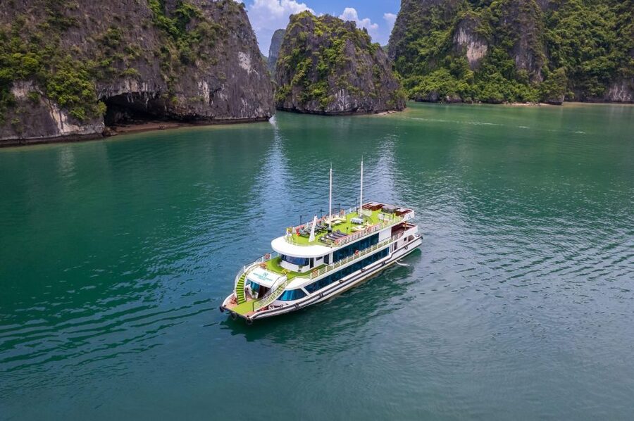 From Hanoi: 1-Day Halong 5-Star Cruise w/Jacuzzi & Limousine - Boarding at Tuan Chau International Port