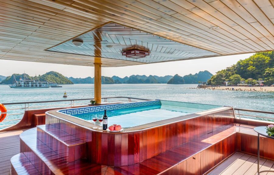 From Hanoi: 1-Day Halong 5-Star Cruise w/Jacuzzi & Limousine - Luon Cave by kayak or bamboo boat