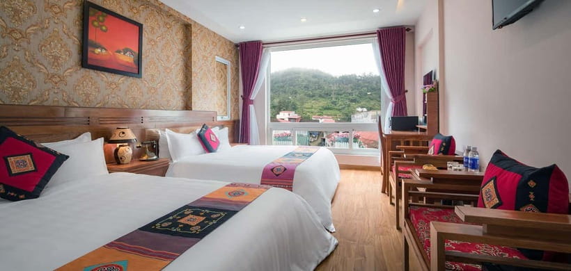From Hanoi: 2-Day Sapa Limo Bus Tour & Fansipan Peak Visit - Arriving in Sapa for lunch and a short check-in