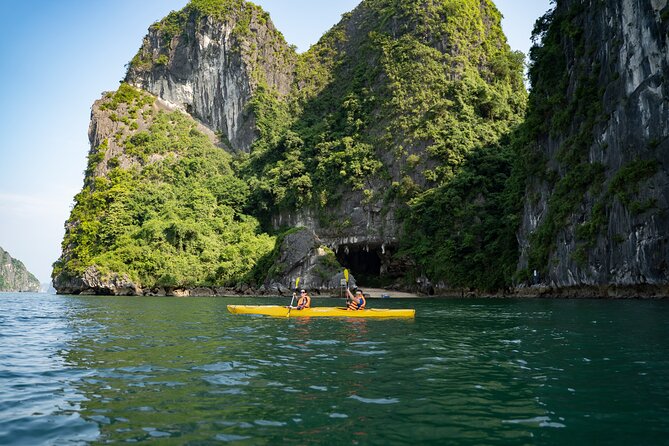 From Hanoi: 2D1N Ha Long Bay Deluxe Cruise with Bus Limousine - The early start and Sung Sot Cave