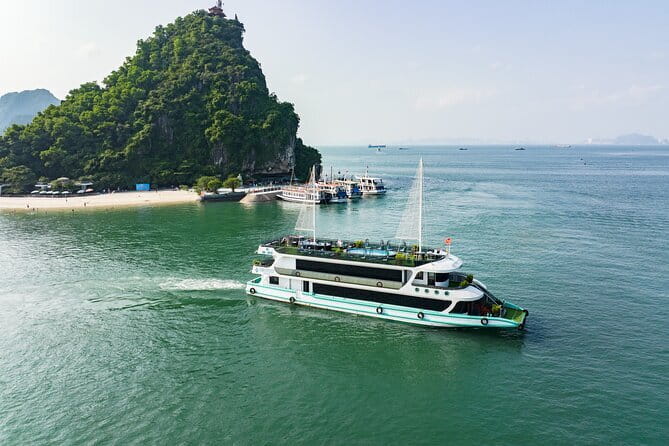 From Hanoi: Best Halong 5-Star Day Cruise, Buffet Lunch,Limousine - What the $95 price really covers