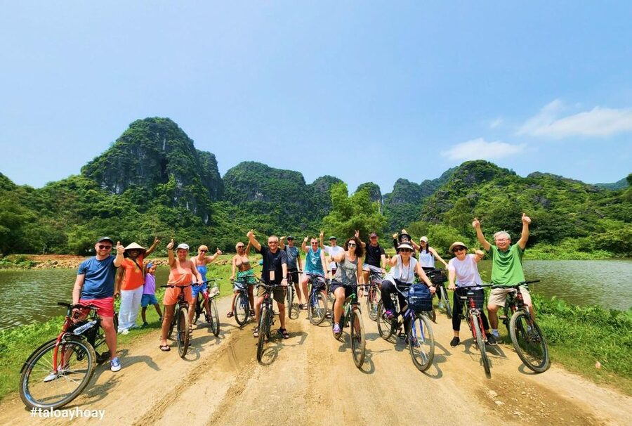From Hanoi: Hoa Lu-Trang An-Mua Cave Luxury Trip w/Limousine - Comfort, organization, and guide quality