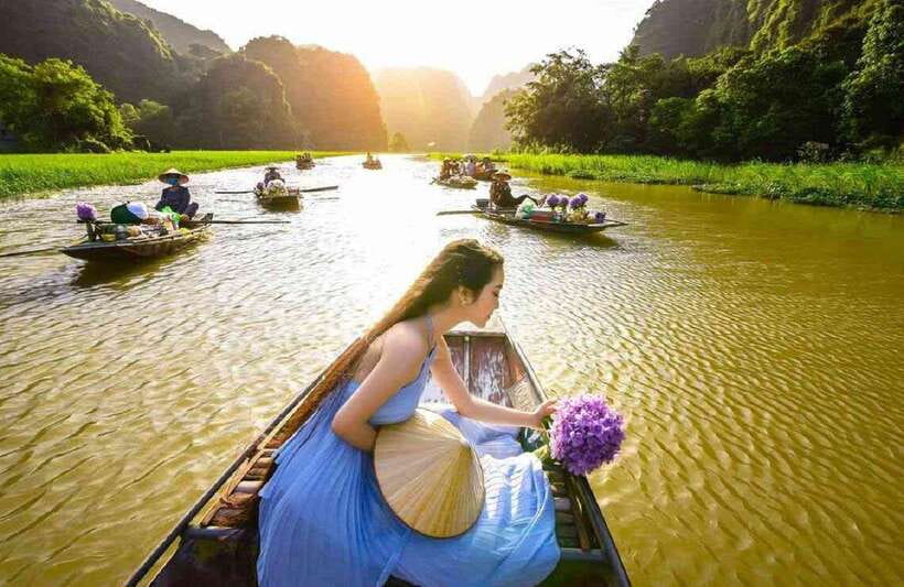 From Hanoi : Ninh Binh Day Trip by Limousine with Lunch - Leaving Hanoi in a limousine