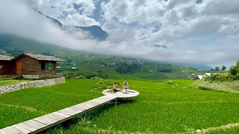 From Hanoi: Premium 2-Day Sapa Adventure with DCAR Limousine - Meals, rooms, and extra costs