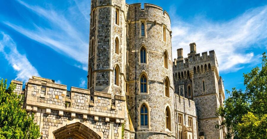 From London: Skip-the-line Windsor Castle Private Car Trip - Entering Windsor Castle with skip-the-line tickets