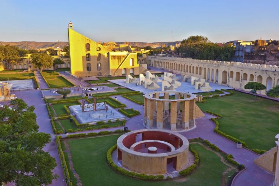 From New Delhi: Jaipur Tour by Fast Train or by Private Car - Hawa Mahal and Jaipur’s famous pink facade
