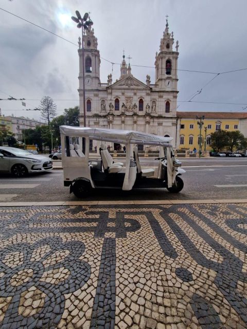 Full city of Lisbon on board of a private car - São Pedro de Alcântara and Bairro Alto