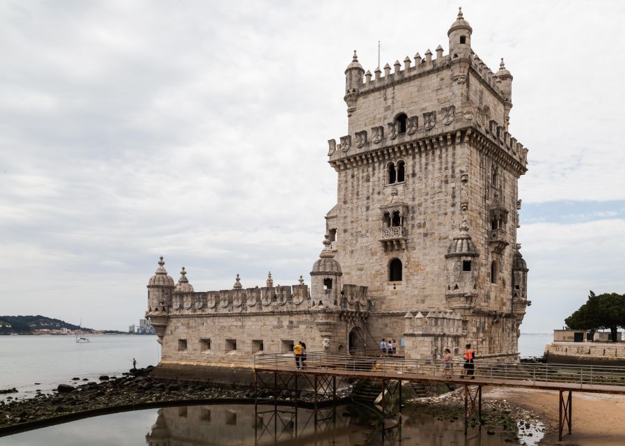 Full city of Lisbon on board of a private car - Crossing to Cristo Rei