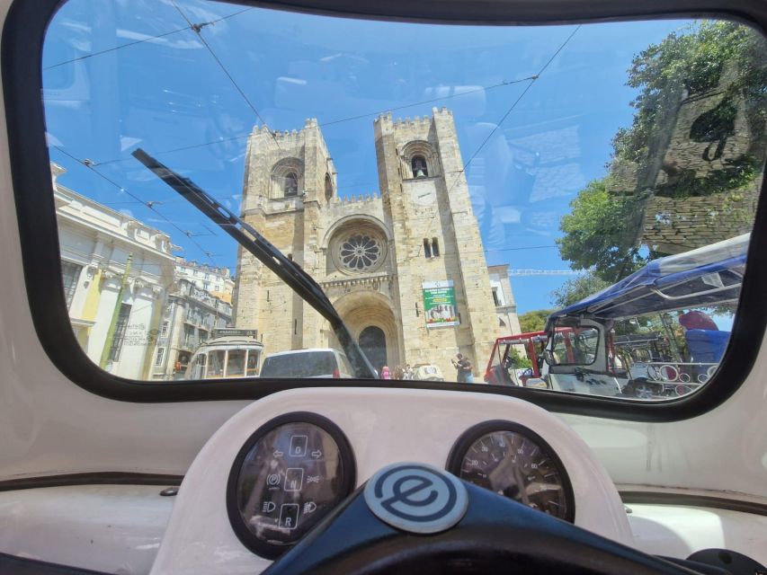 Full city of Lisbon on board of a private car - What the private format really buys you