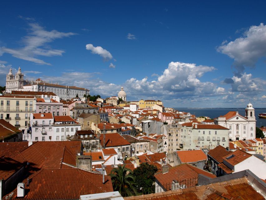 Full city of Lisbon on board of a private car - Timing, traffic, and the four-hour promise