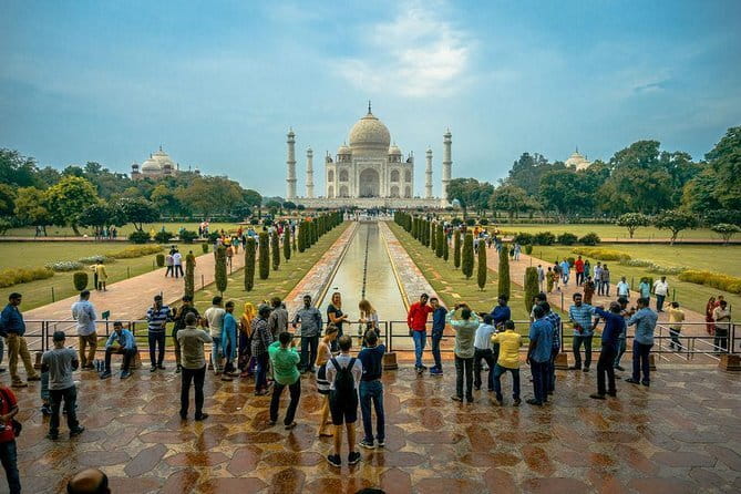 Full day city tour of Delhi with Guide and Private Car - Akshardham supplies the grand finish