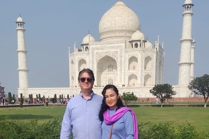 Full day city tour of Delhi with Guide and Private Car - The guides shape the quality of the day