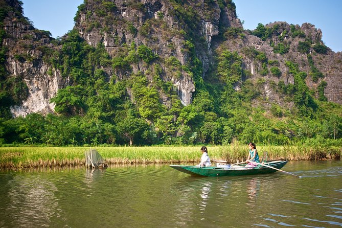 Full day Hoa Lu, Tam Coc and Mua Cave by Limousine from Hanoi - Tam Coc by bamboo boat